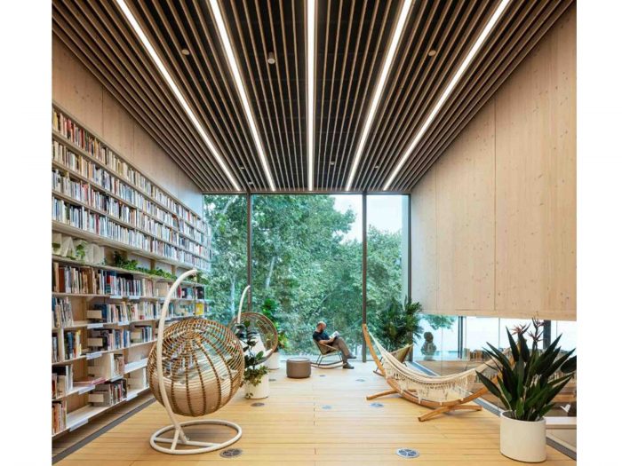 Interior de la Biblioteca Gabriel García Márquez en Barcelona de SUMA Arquitectura. Foto de Jesús Granada