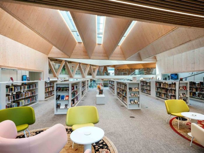 Interior de la Biblioteca Gabriel García Márquez en Barcelona de SUMA Arquitectura. Foto de Jesús Granada