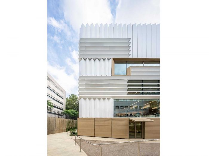 Alzado de la Biblioteca Gabriel García Márquez en Barcelona de SUMA Arquitectura. Foto de Jesús Granada